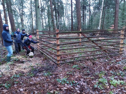 Wir sind stolz - erstes Weisergatter im Naturschutzgebiet Lanken Foto: Michael Succow Stiftung